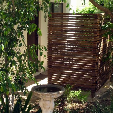 16 Rhodes-North Self Catering Apartment & Studio Stellenbosch Eksteriør billede